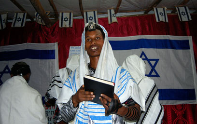 Juutalaiset tuomitsevat kreikkalaisten nationalismin, mutta steriloivat Israeliin muuttavat afrikkalaiset.